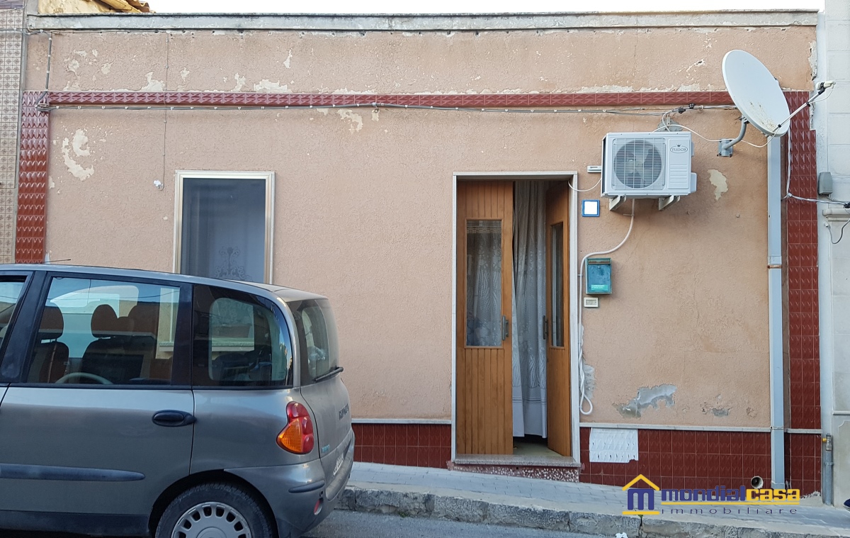 stabile intero - palazzo portopalo di capo passero vendita  portopalo di capo passero  mondialcasa immobiliare srl
