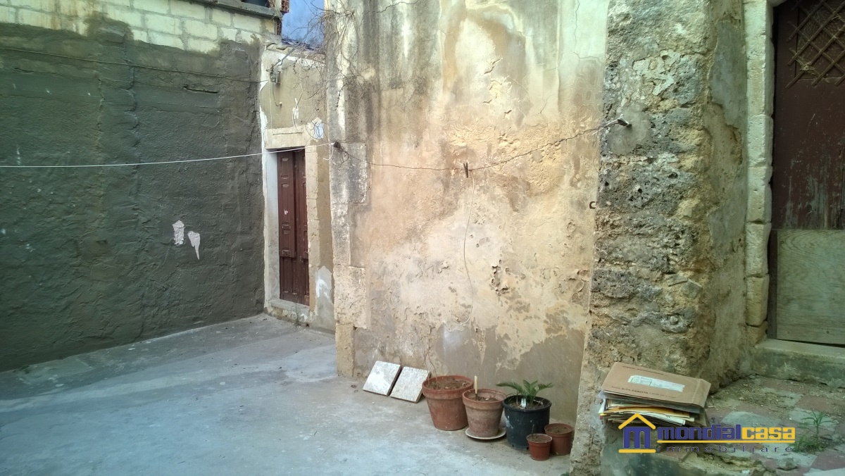 Stabile intero - Palazzo NOTO vendita  Noto  Mondialcasa Immobiliare srl