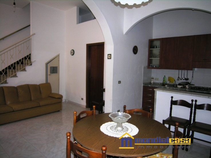 Stabile intero - Palazzo PACHINO affitto  Pachino  Mondialcasa Immobiliare srl