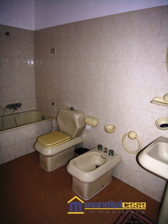 Stabile intero - Palazzo PACHINO affitto  Pachino  Mondialcasa Immobiliare srl